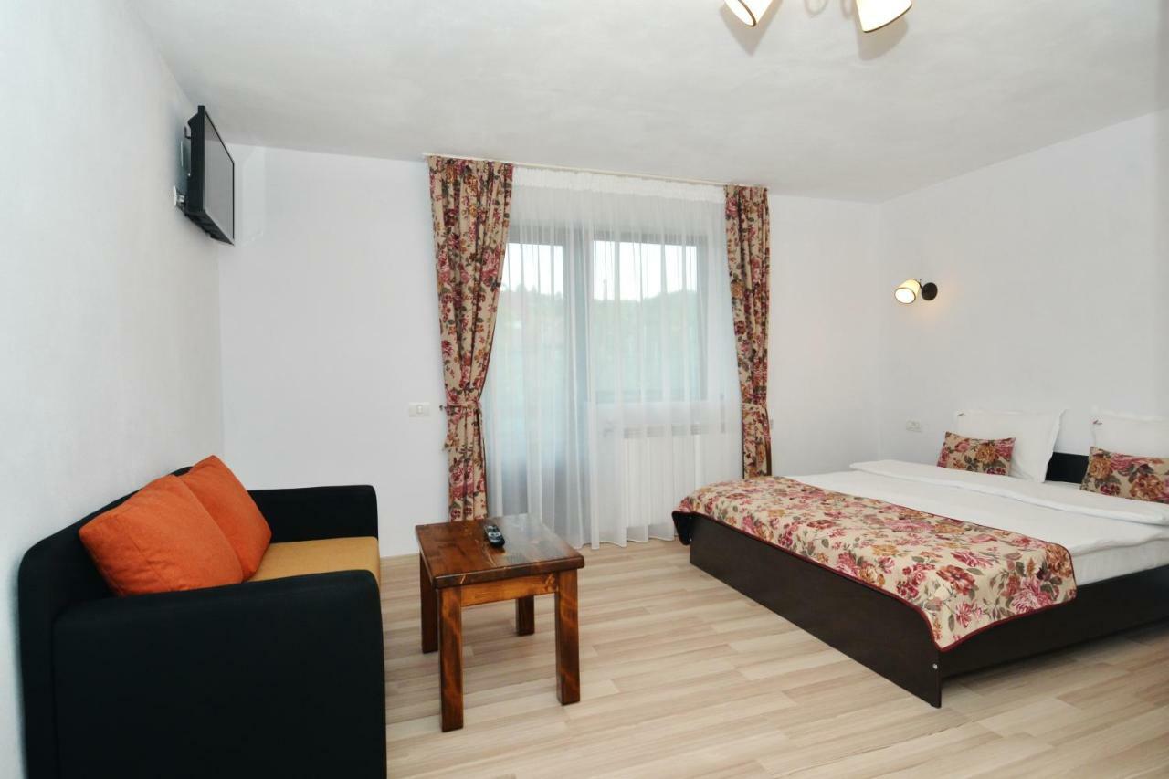 Vila Mogan Otel Moieciu de Jos Dış mekan fotoğraf