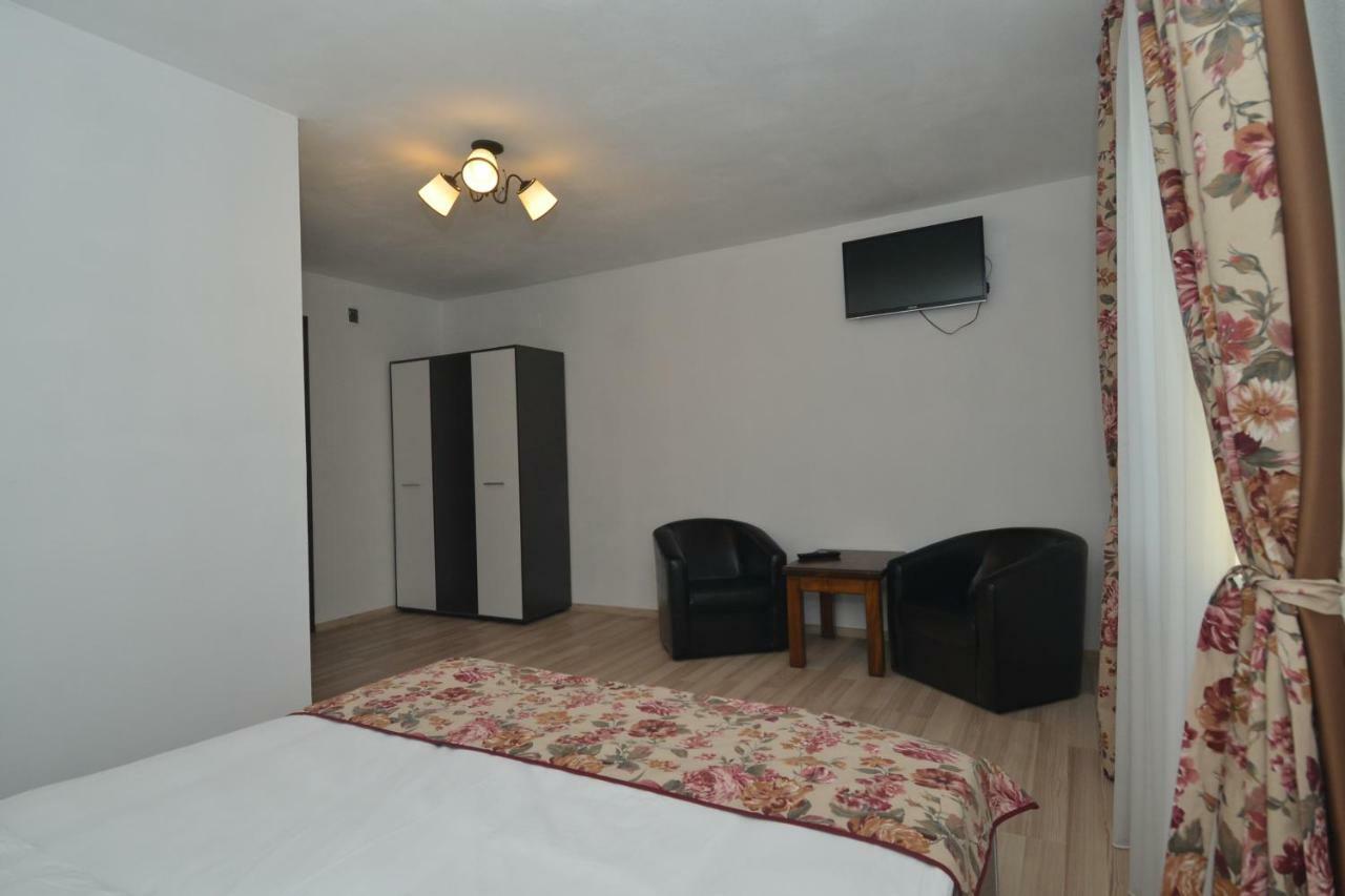 Vila Mogan Otel Moieciu de Jos Dış mekan fotoğraf